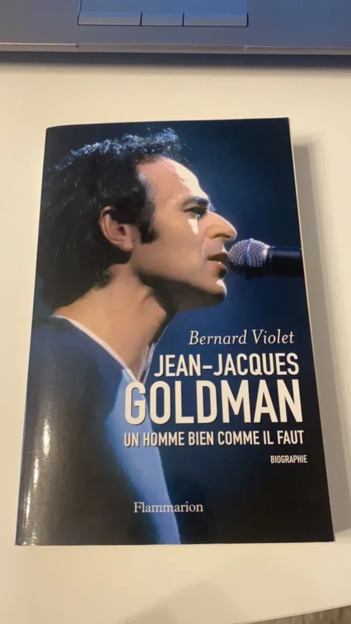 Livre jean jacques Goldman un homme bien comme il faut neuf