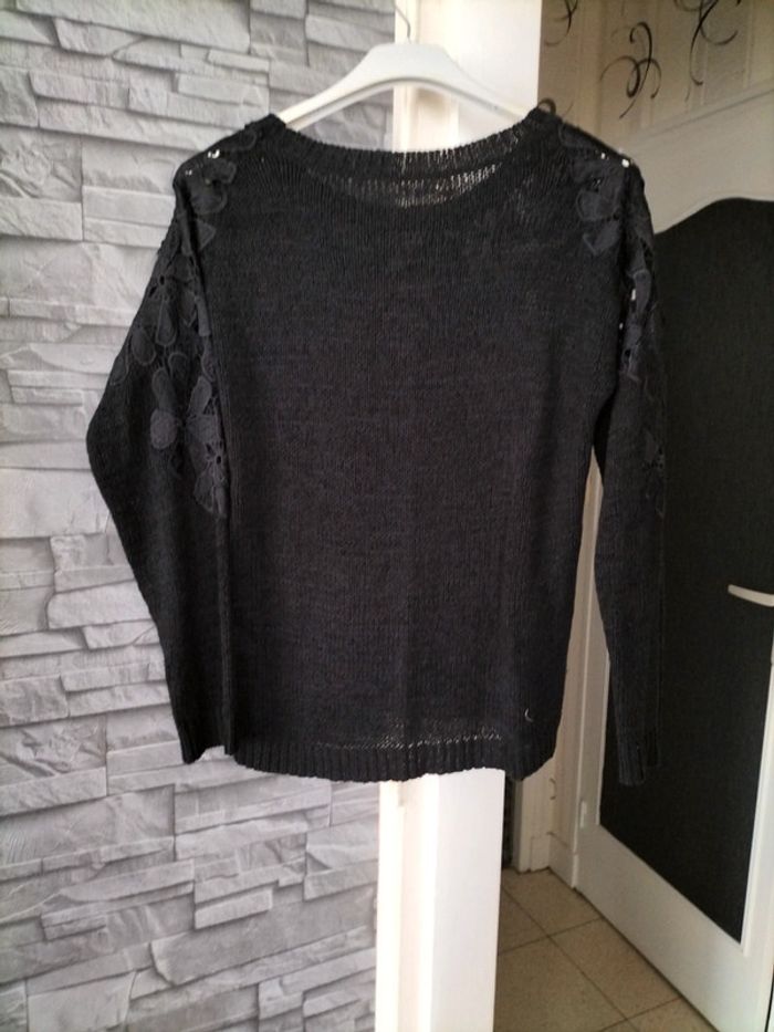 Pull noir grosse maille ajourée broderie sur les épaules et manches taille L/Xl - photo numéro 5