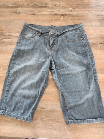 Pantacourt bermuda Short en jean taille 38 en bon etat