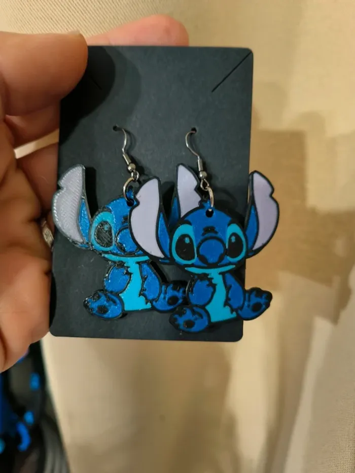 Boucle d'oreille stitch