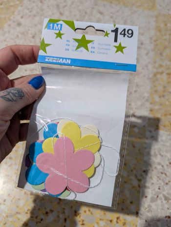 Guirlande a fleurs a suspendre neuve 