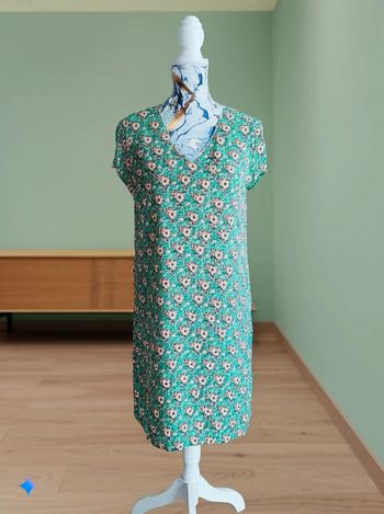 Robe fluide  imprimé  fleuri vert, coupe  droite,  allure estivale  bohème