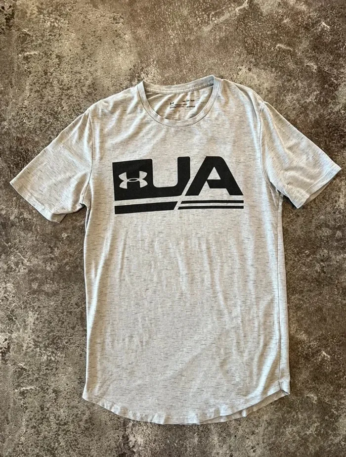 T shirt gris sport homme Under Armour taille XS Camiseta deportiva hombre Maglietta uomo Herren