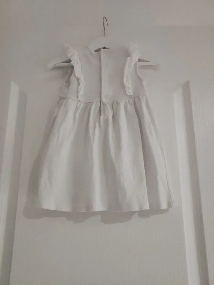 Robe blanche 18 mois - photo numéro 3