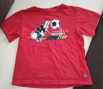 T-shirt taille 6 ans en très bon état