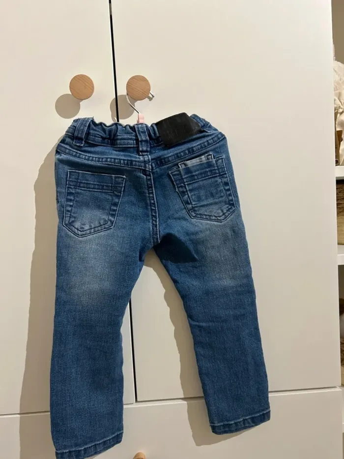 Jeans 3 ans garçon parfait état - photo numéro 3