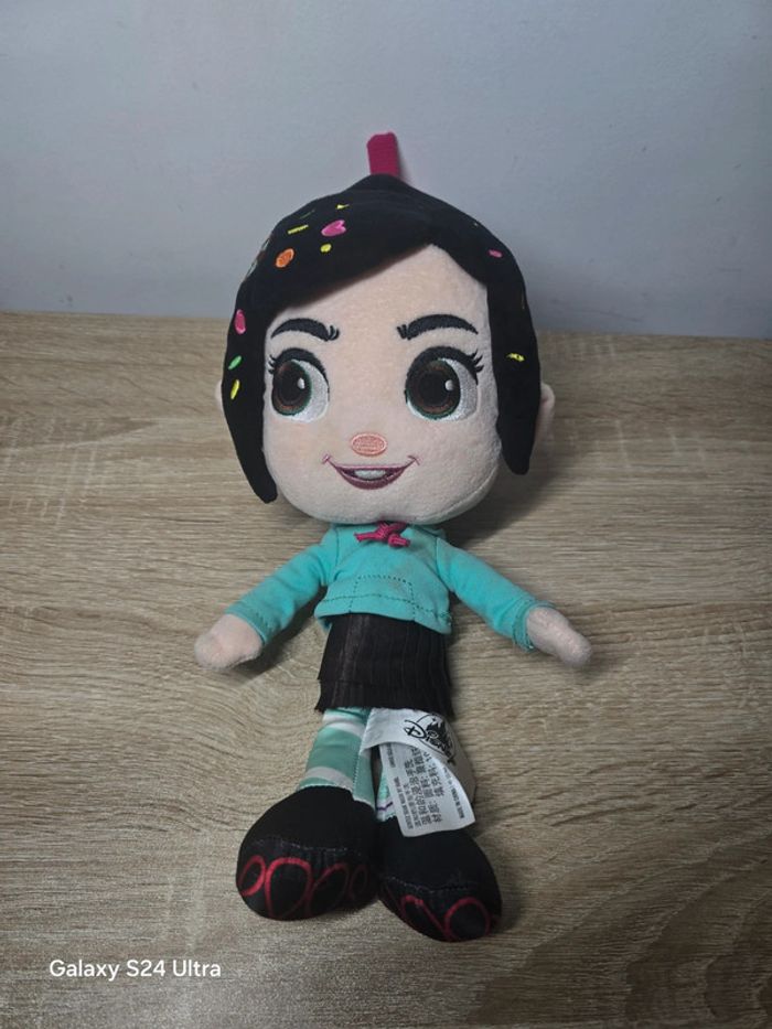 Peluche Vanellope Von Schweetz - Les Mondes de Ralph - Disneyland Paris