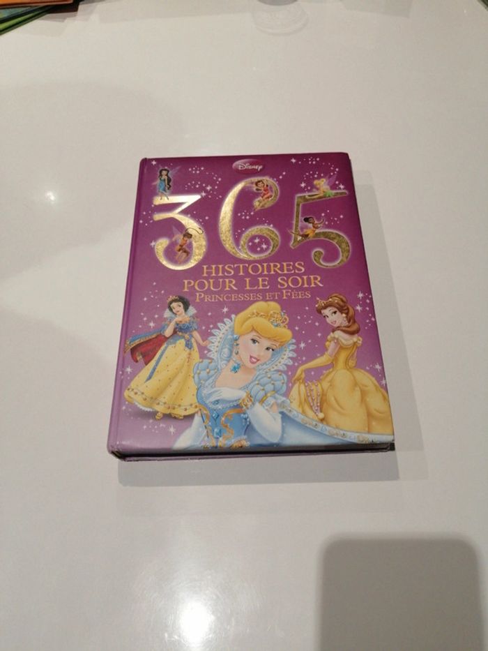 Livre 365 histoires pour le soir princesses et fées disney