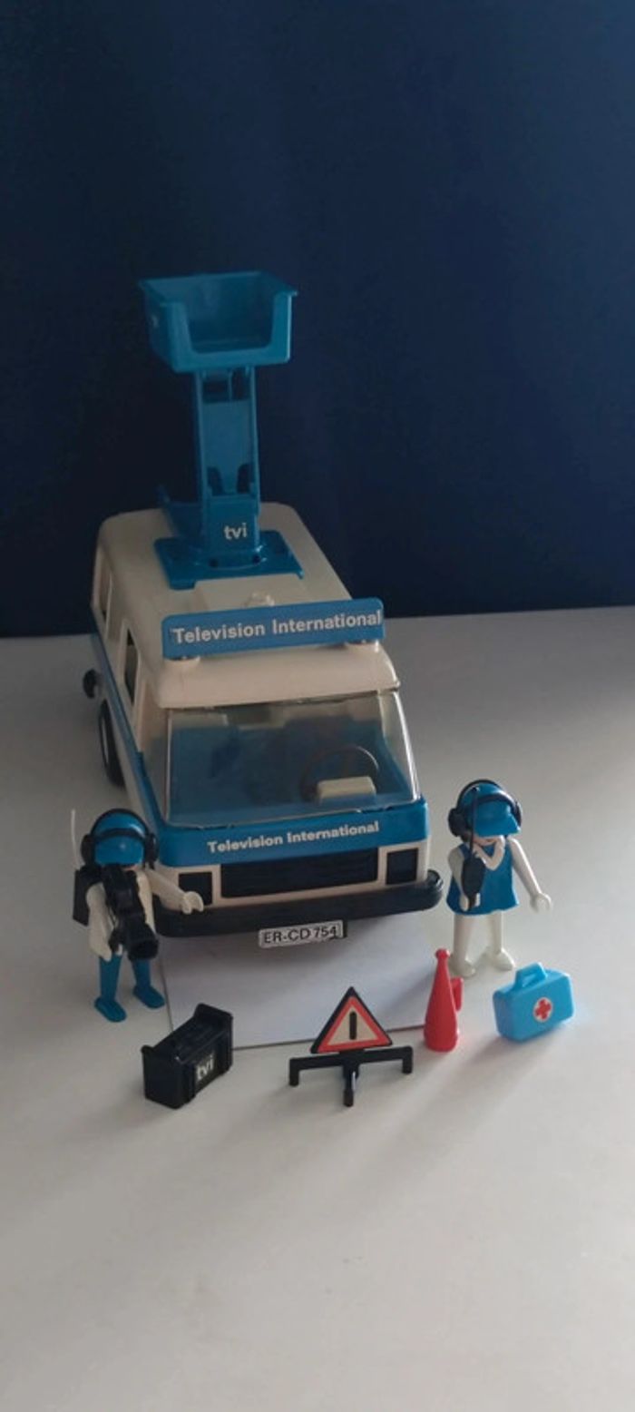 Playmobil Klicky N 3530 Camion TV + Journalistes + camera - photo numéro 5