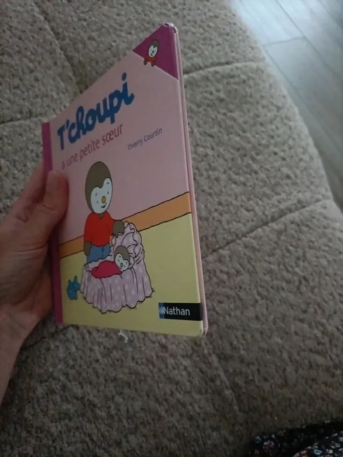 Livre T'choupi a une petite sœur - photo numéro 8