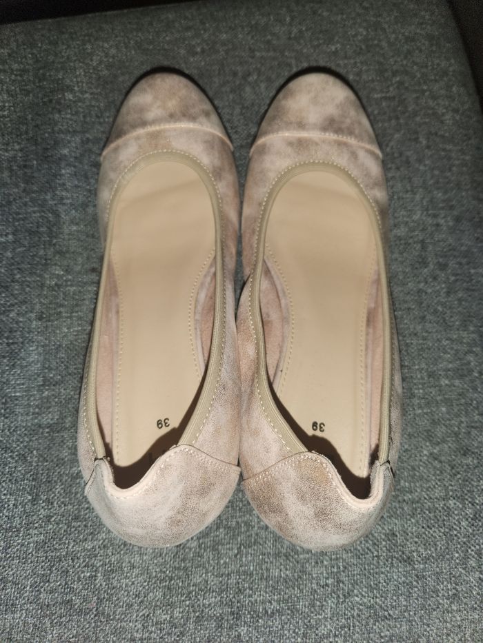 Chaussures t 39 la halle aux chaussures rose poudré petit talon compenser - photo numéro 2
