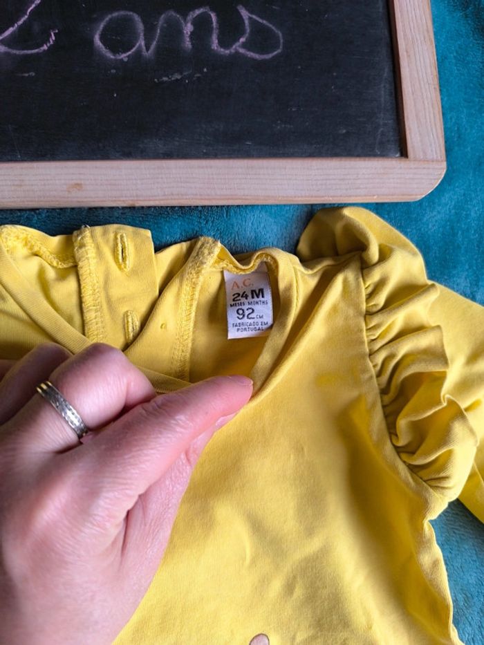 Tunique taille 2 ans en très bon état - photo numéro 2