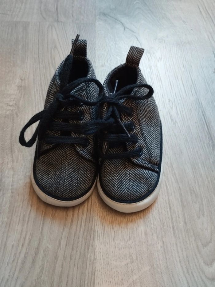 Chaussures bébé neuves