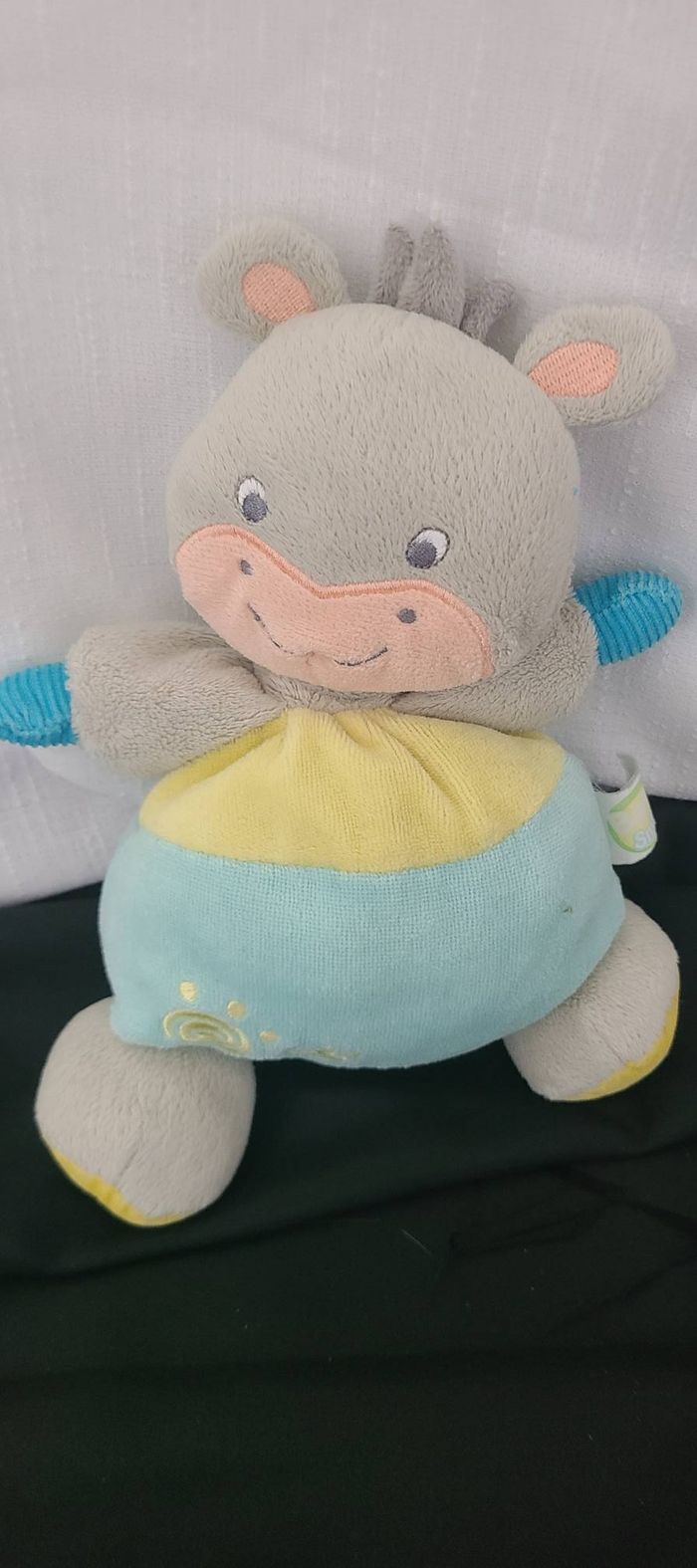 BABY SMILE DOUDOU GIRAFE GRIS JAUNE BLEU HOCHET - photo numéro 2