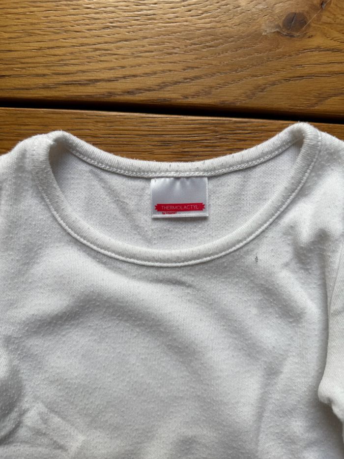 T-shirt manches longues bébé – Damart Thermolactyl 👶 Taille : 2 ans Couleur : blanc Très bon état - photo numéro 3