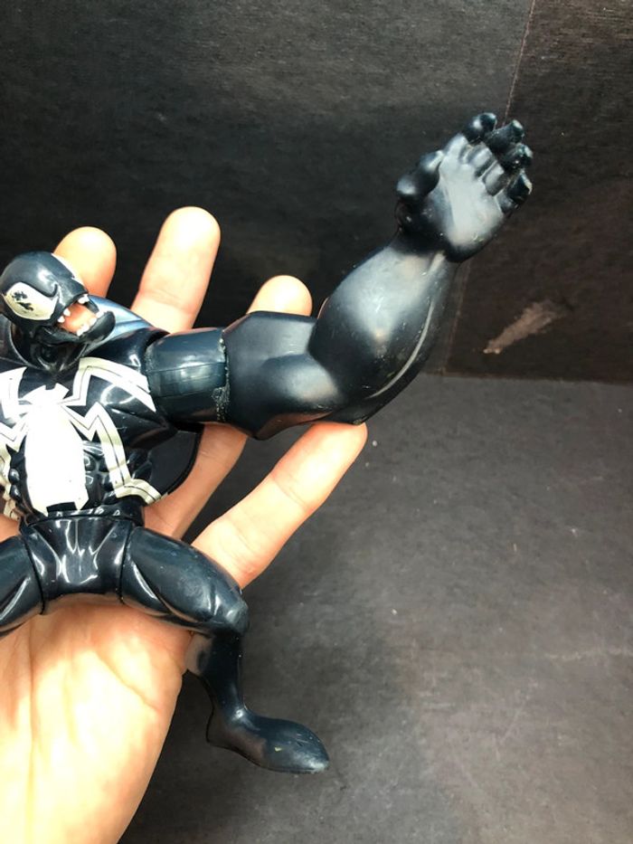 Figurine action figure articulée Marvel Spiderman venom 12 cm - photo numéro 7