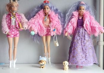 3 barbies extra