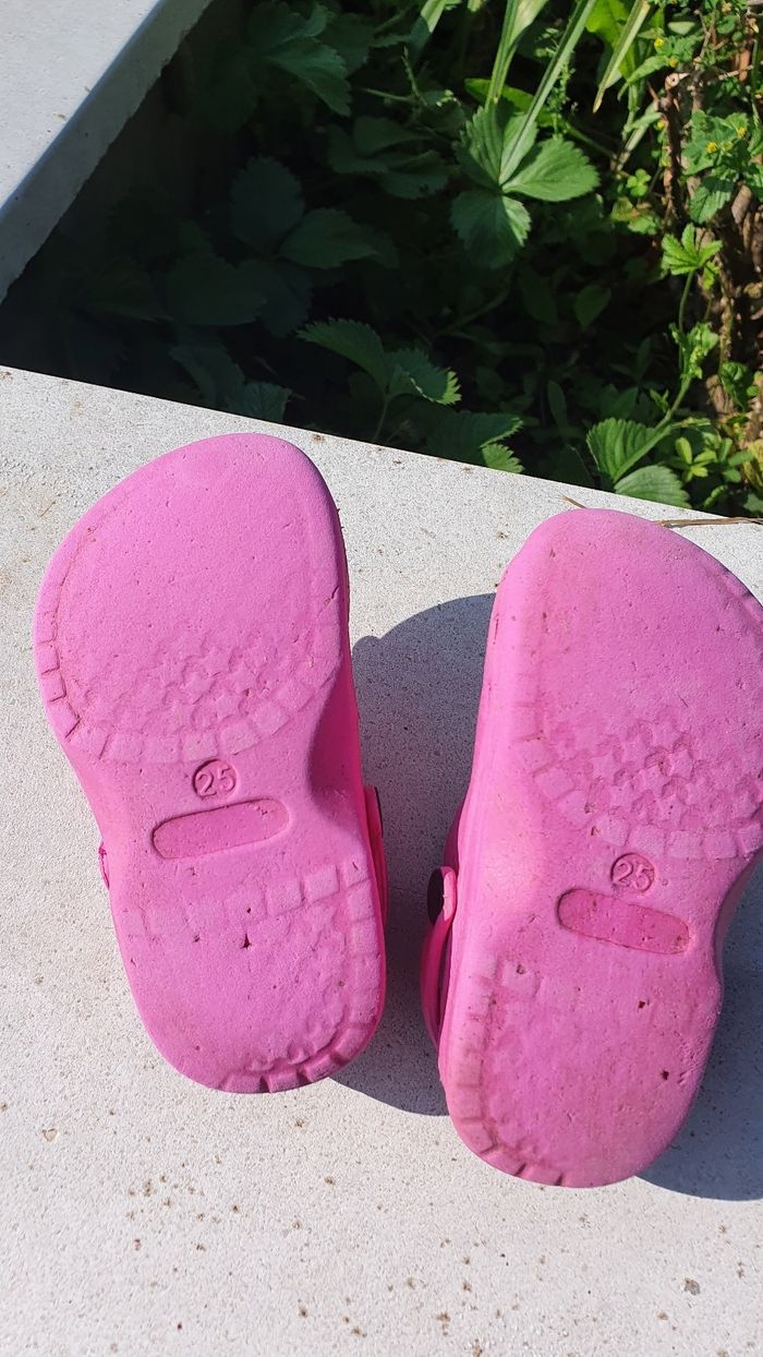 crocs fille taille 25 - photo numéro 3