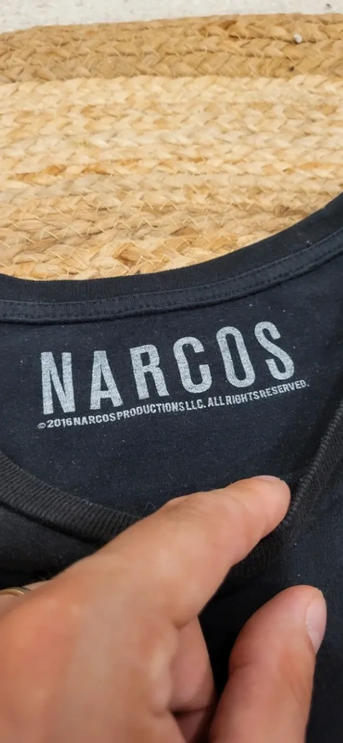 T-shirt Narcos L – Pablo Escobar - Très bon état- Rare - Noir - photo numéro 4