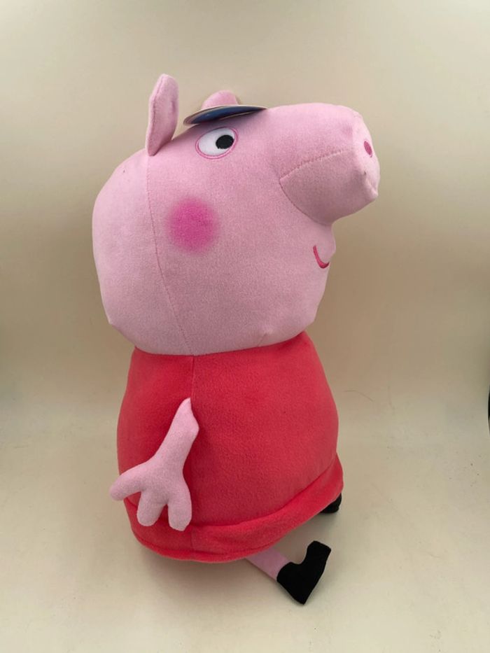 Grande Peluche 40 cm Peppa Pig Hasbro neuf - photo numéro 3