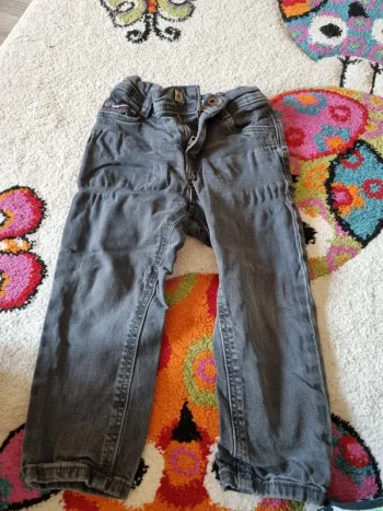 Jean gris, 2 ans, TAO