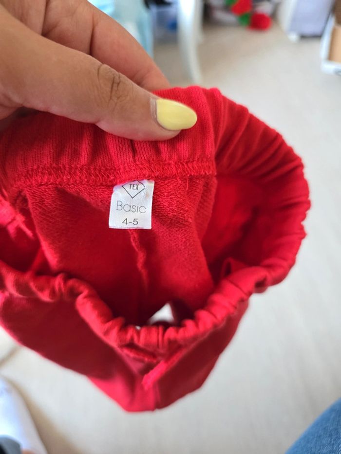 Short rouge - photo numéro 3