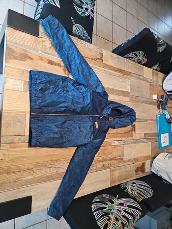 Veste coupe vent taille 134 garçon