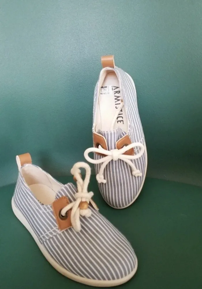 Chaussure basses armistice p30 neuves