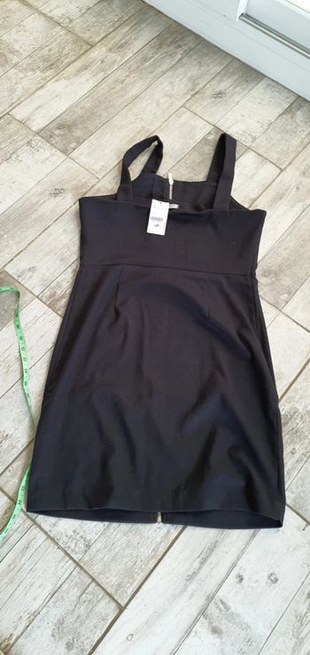 Très belle robe noire de chez Pimkie taille 38, en excellent état 👌 , neuf avec étiquette 🏷