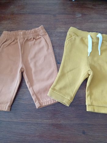Lot de 2 pantalons taille 3 mois