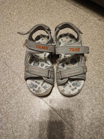 Sandale a scratch taille 32