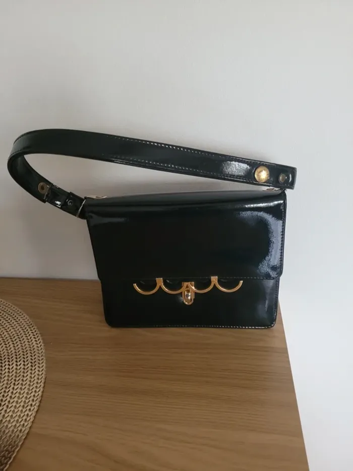 Sac à main en cuir vernis vintage