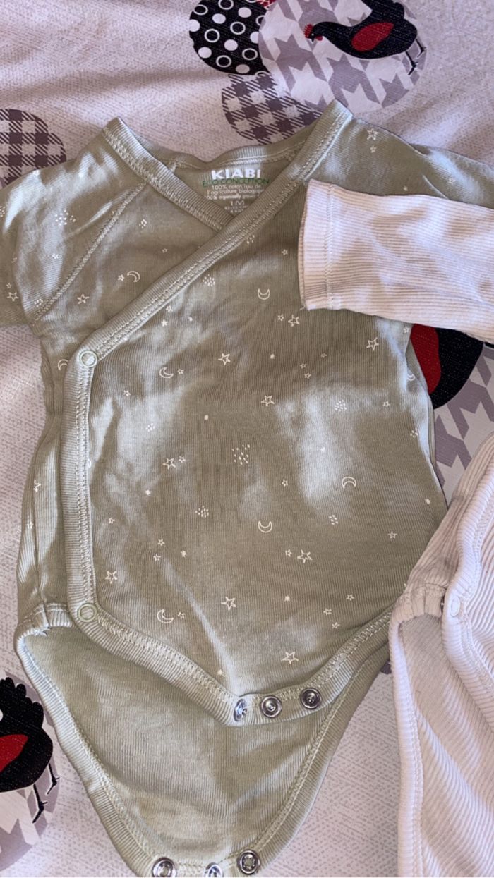 Lot 2 bodies 1 mois - photo numéro 2