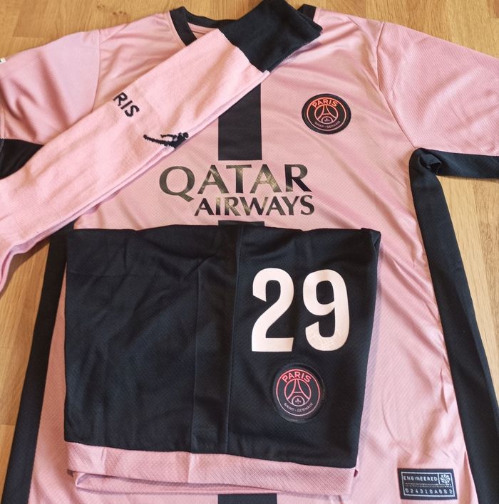 PSG taille ans modèle Barcola tenue complète 2025 extérieur - Main Image