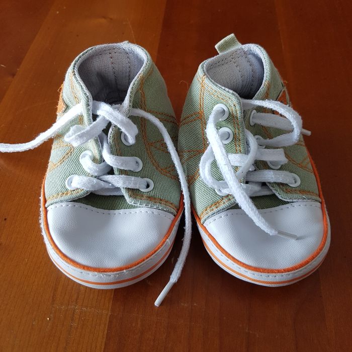 Paire de baskets bébé - photo numéro 2