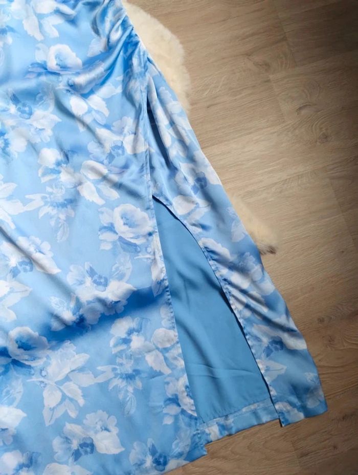 Hollister robe satinée taille S - photo numéro 4