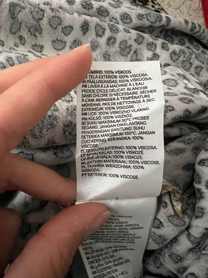 Robe chemise mi-longue léopard H&M - photo numéro 8