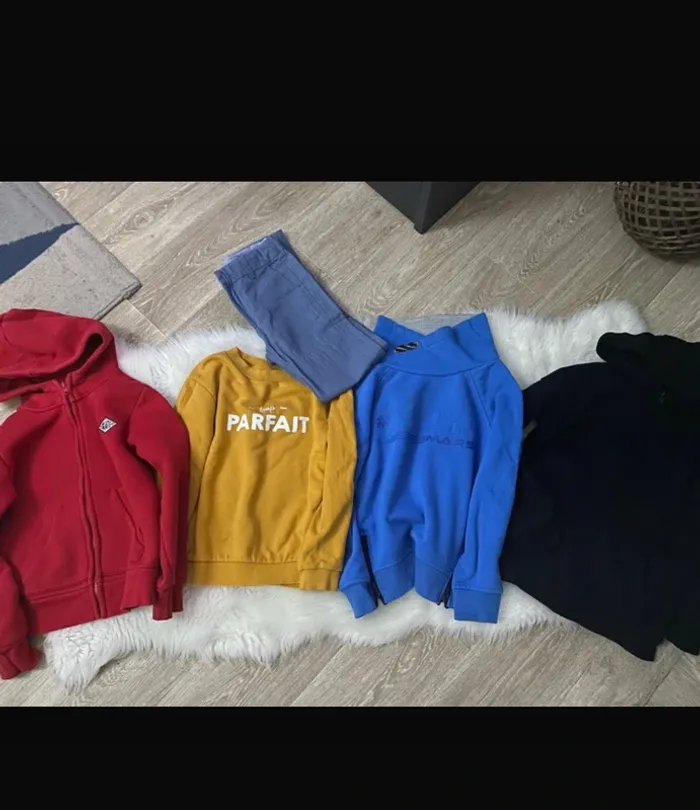 2 vestes 2 pulls et un pantalon