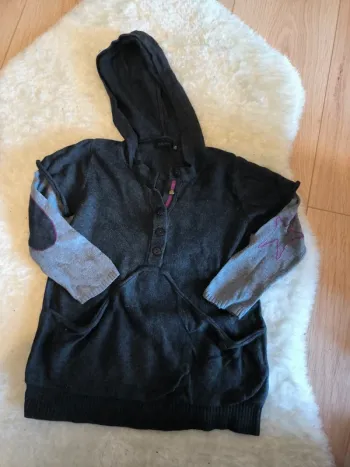 Pull enfant capuche