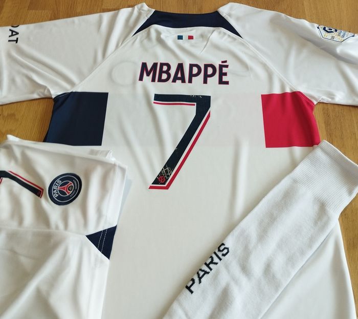 Maillot PSG Barcola taille 8 ans modèle 2025 Pink Away | by Kiabi