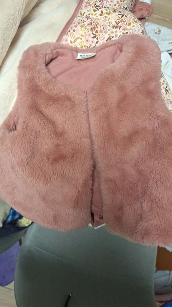 Gilet fourrure rose sans manches fille