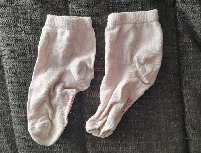 Deux paires de socquettes 27/30 - photo numéro 3