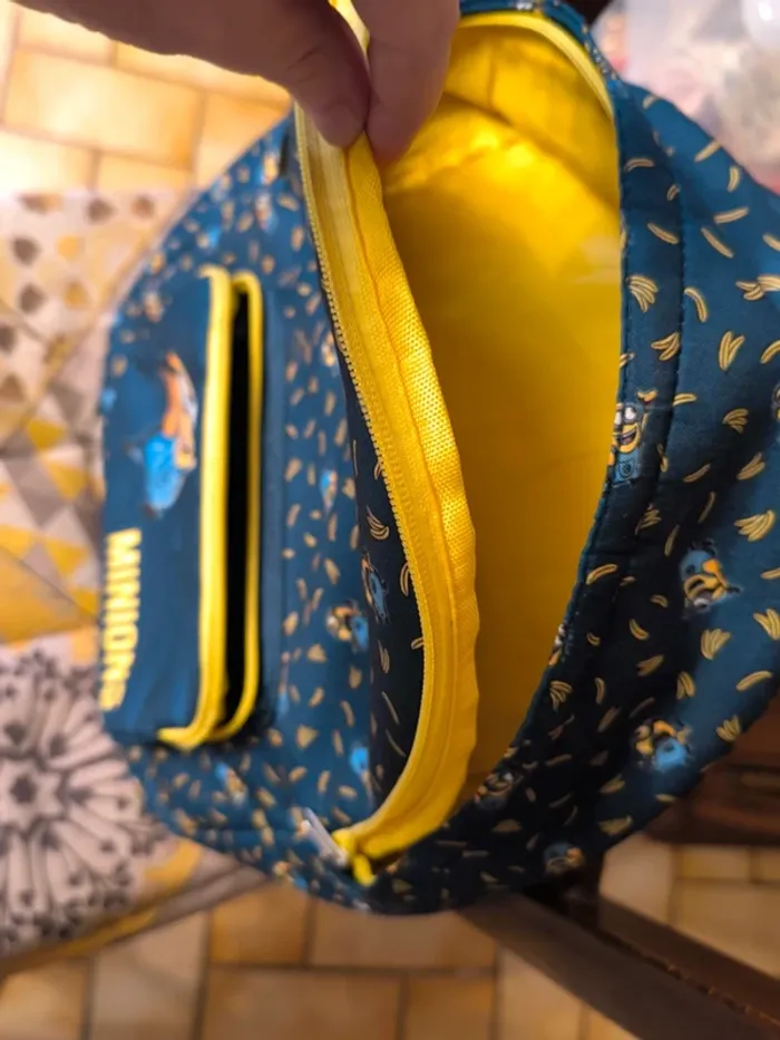 Cartable / Sac à dos Minions - photo numéro 2