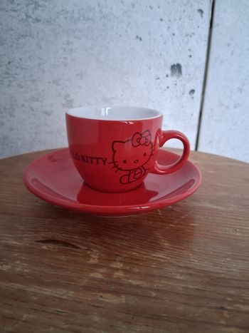 Tasse expression " rouge" Hello Kitty