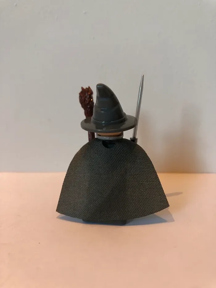 Figurine type lego Gandalf le gris. le seigneur des anneaux - photo numéro 3