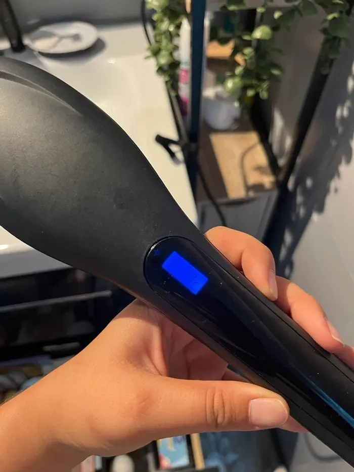 Brosse lissante chauffante - photo numéro 3