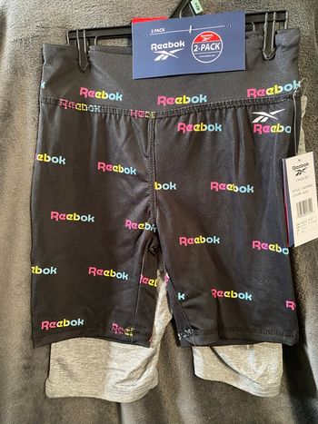 Lot de 2 shorts 11/12 ans reebok neuf