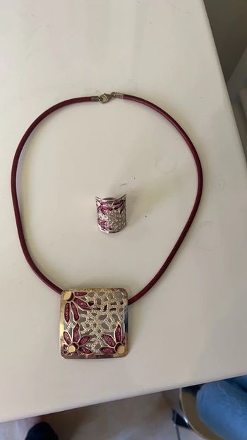 Ensemble collier et bague manège à bijoux