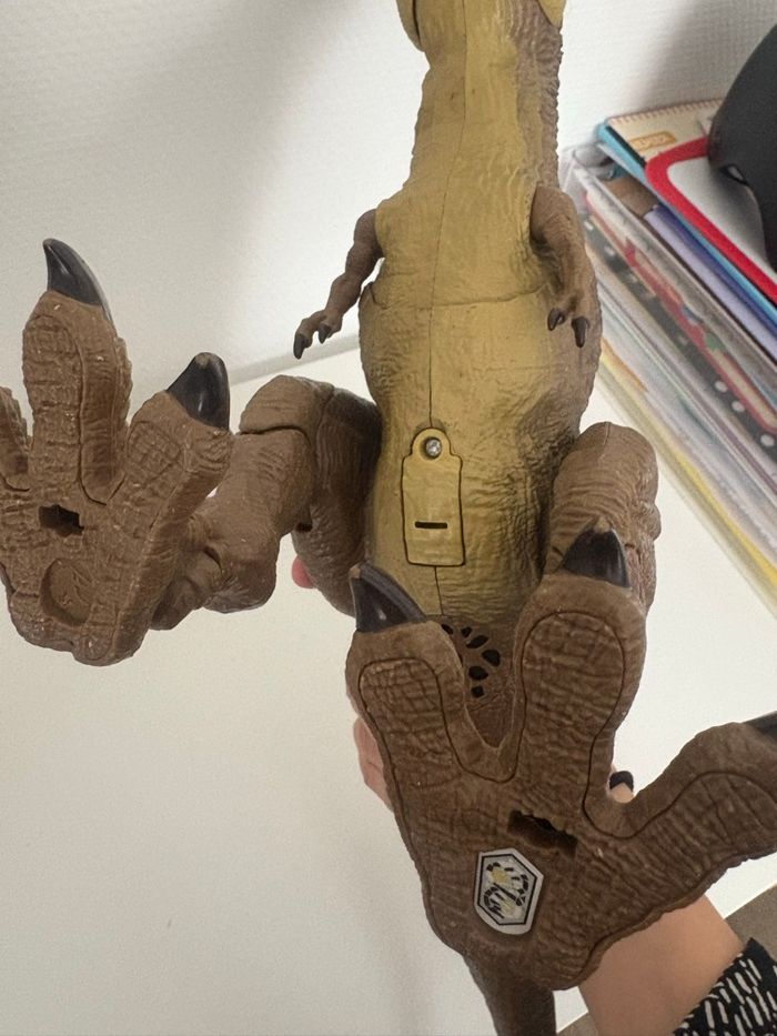 Tyrannosaure jurassic world - photo numéro 4