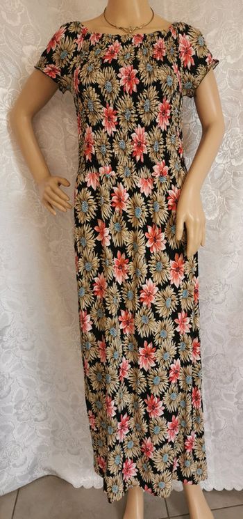 🌸Robe longue. Noir. Rouge. Taille 40. Zeva 🌸